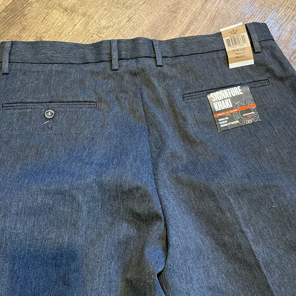 Dockers D3 Signature Khaki‎ Classic Fit Flat Front Pant - Picture 6 of 8